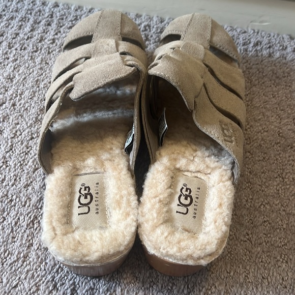 Suede UGG clogs. Size 6. - Picture 4 of 6